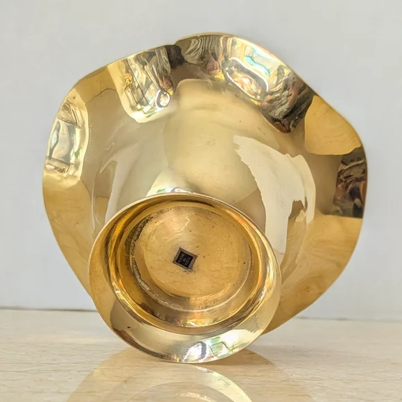 Vintage Brass Etched Scalloped Edge Shiny Basket Movable Handle Cottagecore - Picture 5 of 13